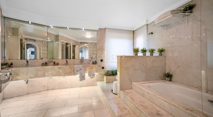 Image No.13-6 Bed Villa for sale