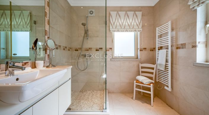 Image No.37-4 Bed Villa for sale