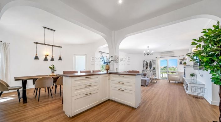 Image No.8-4 Bed Villa for sale