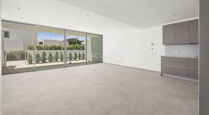 Image No.10-3 Bed Townhouse for sale