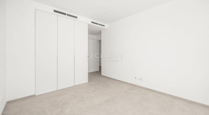 Image No.19-3 Bed Townhouse for sale