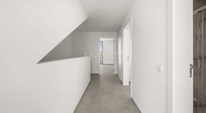 Image No.22-3 Bed Townhouse for sale