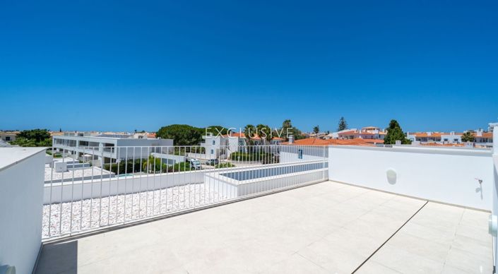 Image No.34-3 Bed Townhouse for sale
