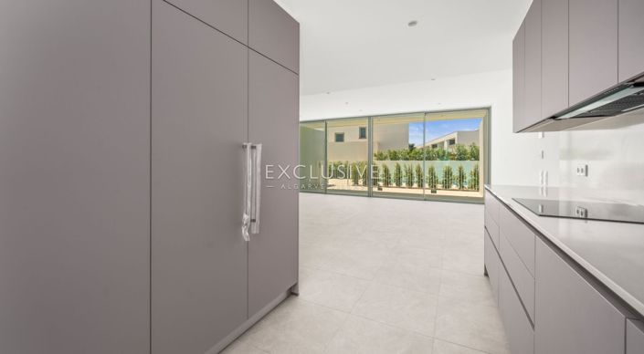 Image No.9-3 Bed Townhouse for sale