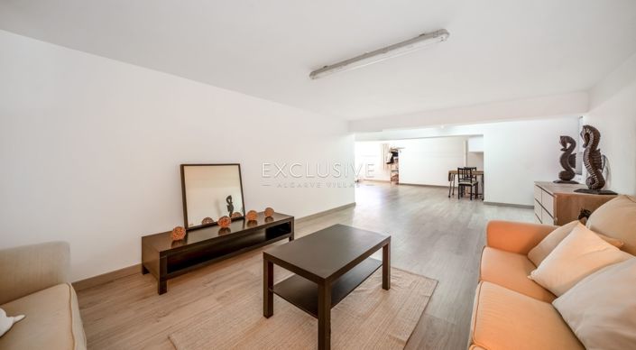Image No.27-3 Bed Villa for sale
