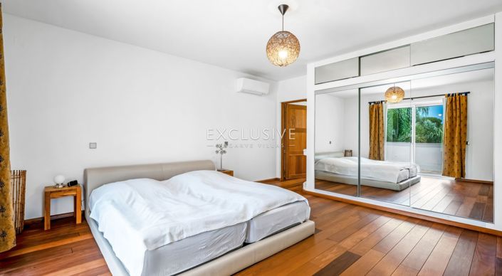 Image No.10-5 Bed Villa for sale