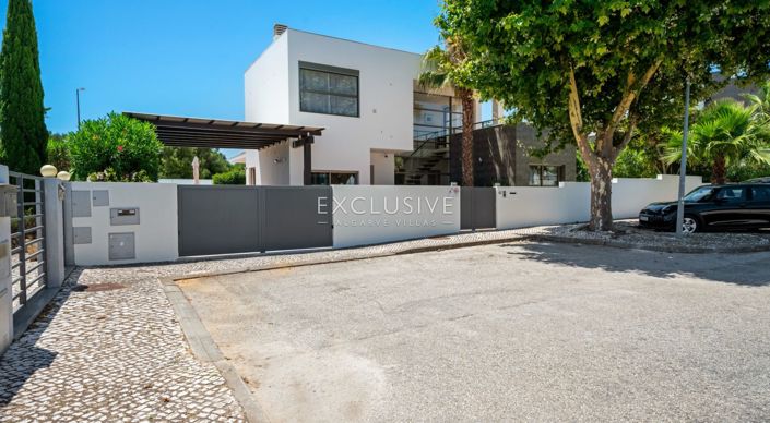 Image No.60-4 Bed Villa for sale