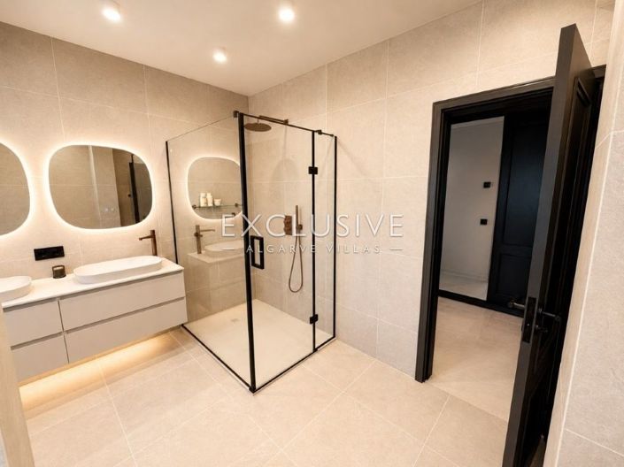 Image No.18-4 Bed Villa for sale