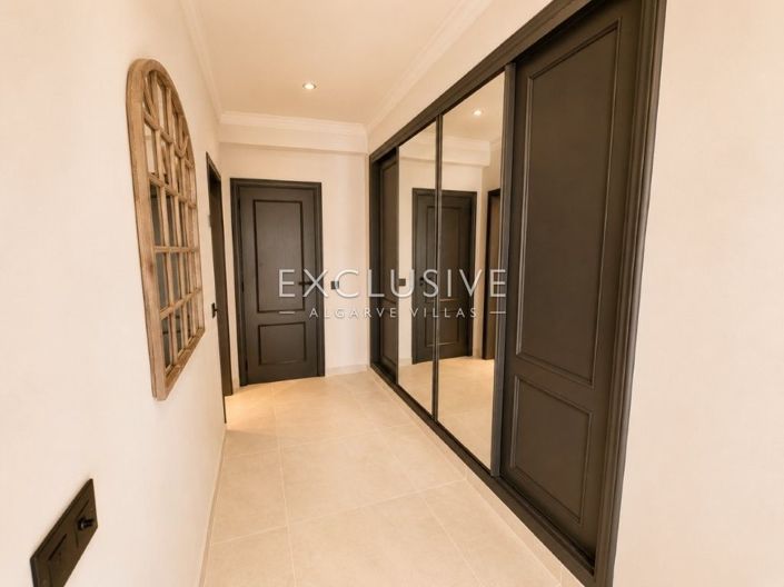 Image No.26-4 Bed Villa for sale