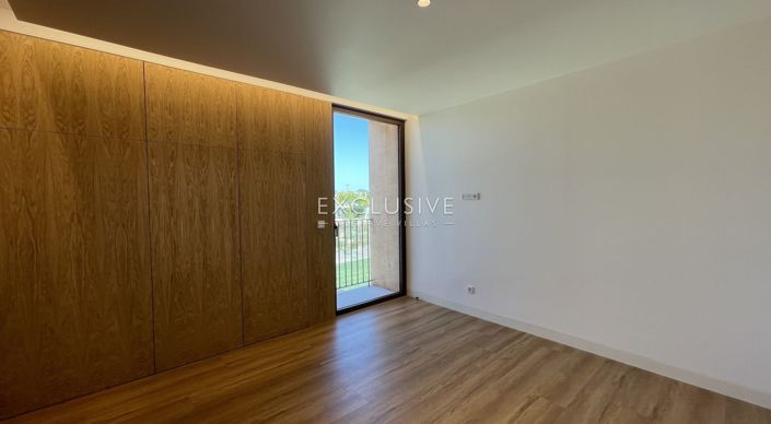 Image No.15-3 Bed Villa for sale