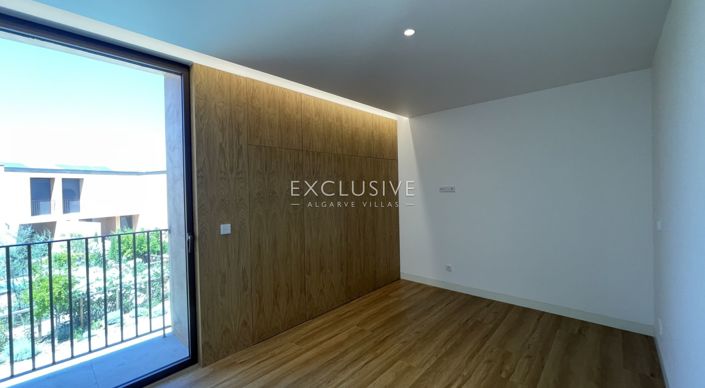 Image No.23-3 Bed Villa for sale