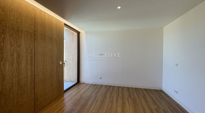 Image No.4-3 Bed Villa for sale