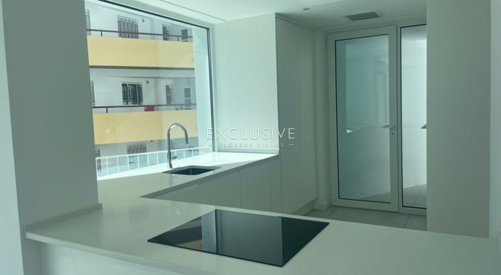 Image No.10-3 Bed Apartment for sale