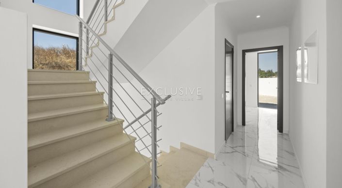 Image No.10-3 Bed Villa for sale