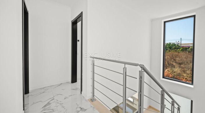 Image No.15-3 Bed Villa for sale