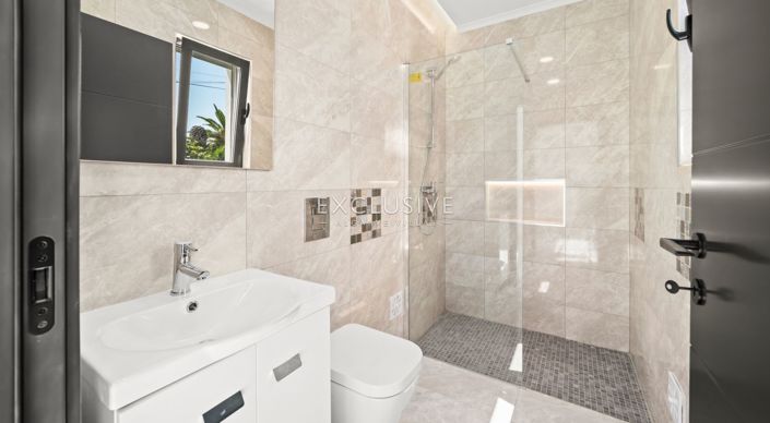 Image No.18-3 Bed Villa for sale