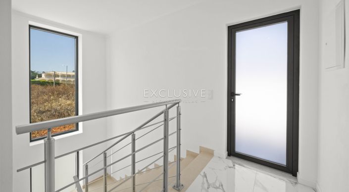 Image No.24-3 Bed Villa for sale