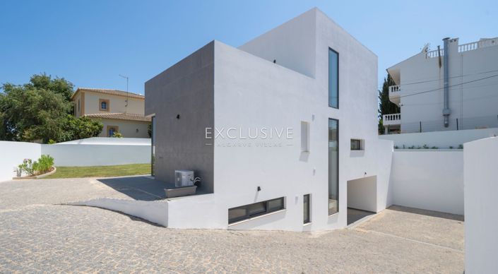 Image No.31-3 Bed Villa for sale