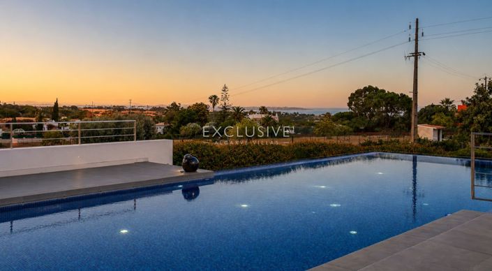 Image No.2-4 Bed Villa for sale