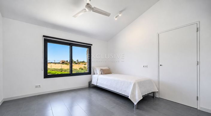 Image No.24-4 Bed Villa for sale