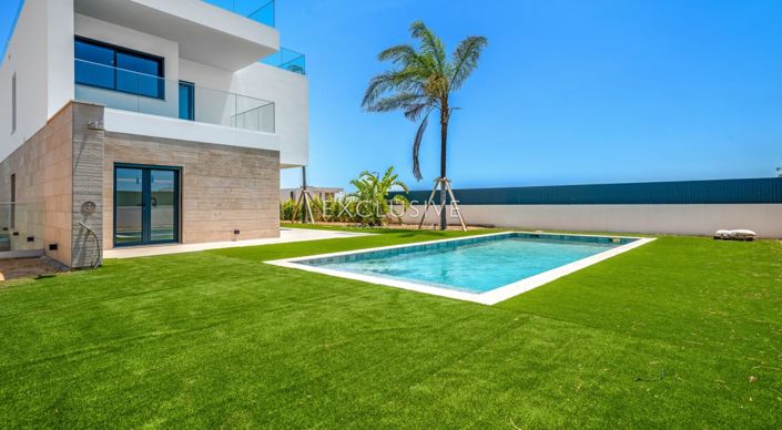 Image No.12-4 Bed Villa for sale