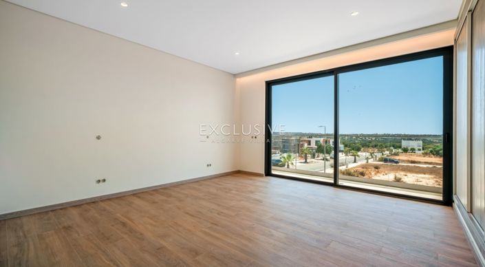 Image No.22-4 Bed Villa for sale