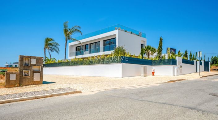 Image No.3-4 Bed Villa for sale