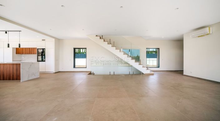 Image No.9-4 Bed Villa for sale