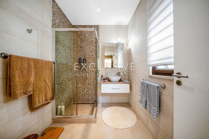 Image No.20-4 Bed Villa for sale
