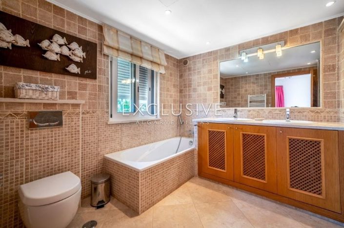Image No.35-4 Bed Villa for sale