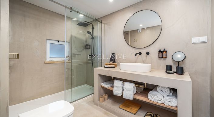 Image No.18-1 Bed Townhouse for sale