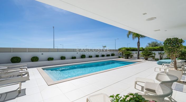 Image No.19-3 Bed Villa for sale