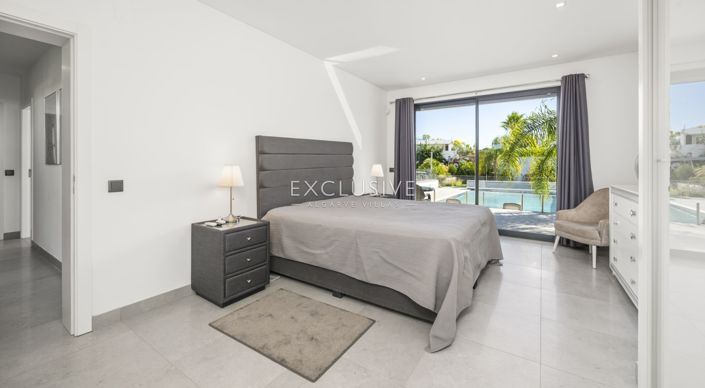 Image No.14-4 Bed Villa for sale