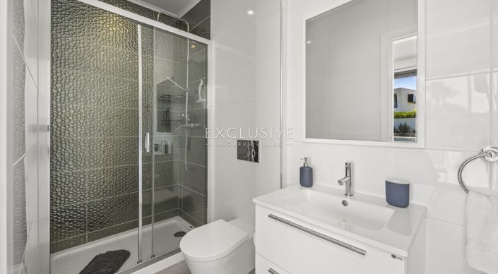 Image No.17-4 Bed Villa for sale