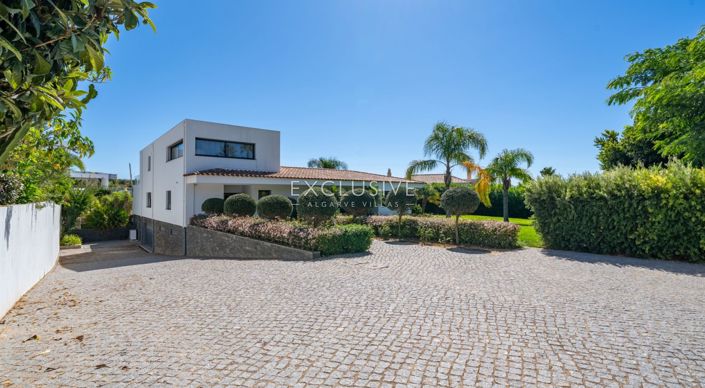 Image No.3-4 Bed Villa for sale
