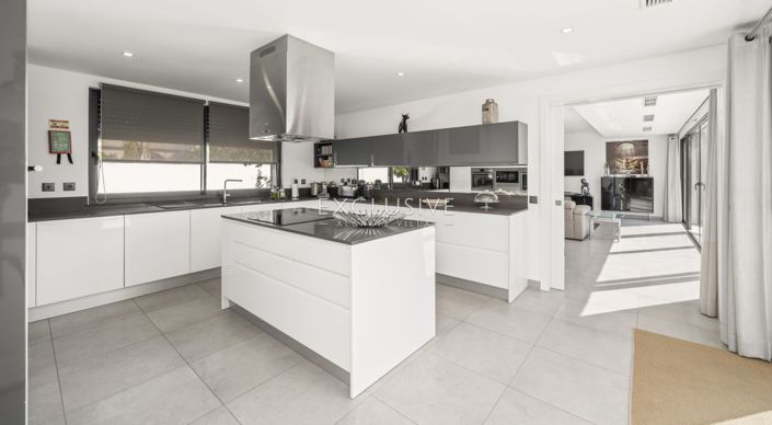Image No.8-4 Bed Villa for sale