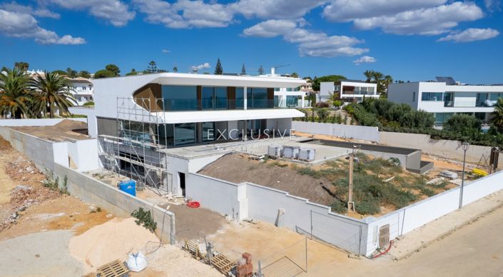 Image No.2-4 Bed Villa for sale