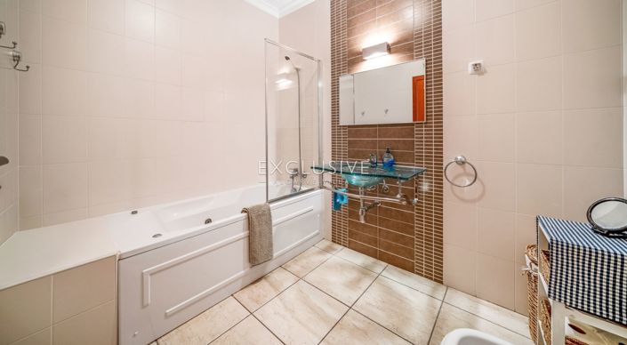 Image No.20-2 Bed Apartment for sale