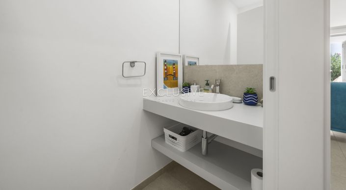 Image No.7-3 Bed Villa for sale