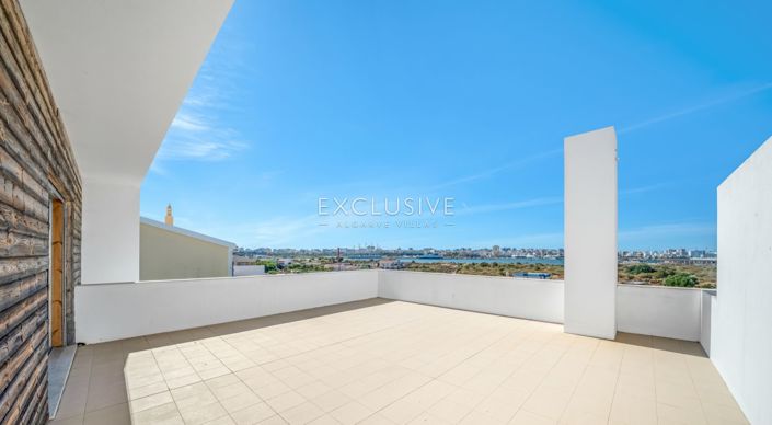 Image No.19-3 Bed Villa for sale