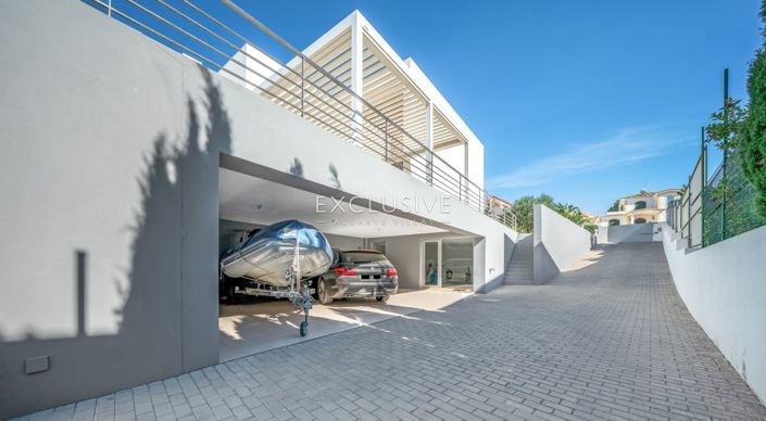 Image No.26-3 Bed Villa for sale