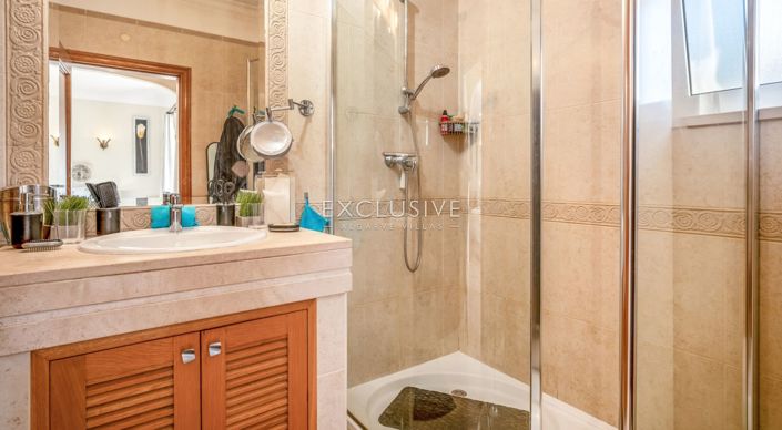 Image No.17-3 Bed Villa for sale