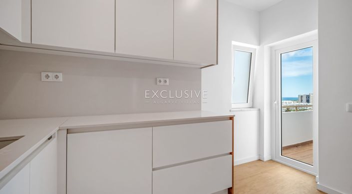 Image No.10-3 Bed Apartment for sale