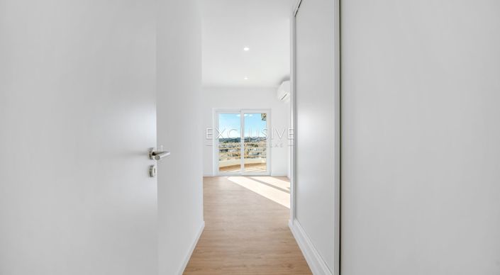 Image No.18-3 Bed Apartment for sale
