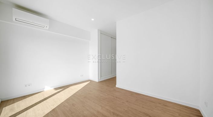 Image No.19-3 Bed Apartment for sale