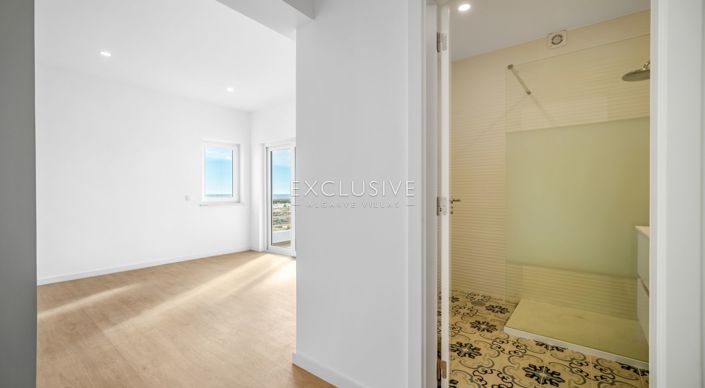 Image No.21-3 Bed Apartment for sale