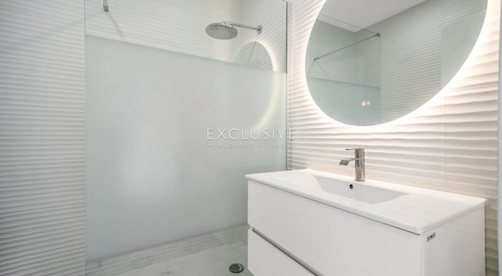 Image No.22-3 Bed Apartment for sale