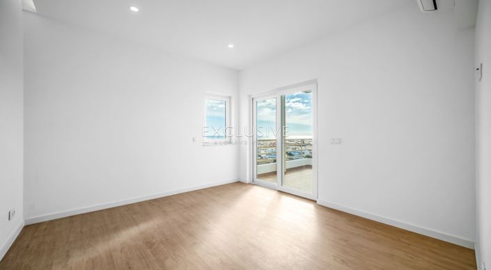Image No.23-3 Bed Apartment for sale