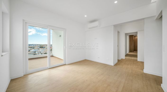 Image No.24-3 Bed Apartment for sale