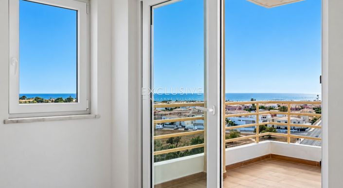 Image No.25-3 Bed Apartment for sale